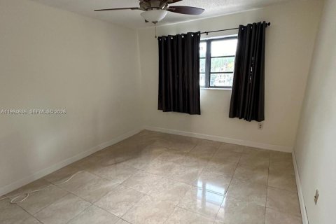 Copropriété à louer à Miami, Floride: 2 chambres, 82.68 m2 № 2064625 - photo 10