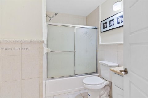 Copropriété à louer à Miami, Floride: 2 chambres, 82.68 m2 № 2064625 - photo 17