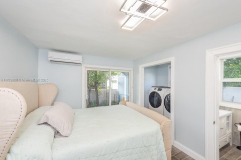Villa ou maison à louer à Miami Beach, Floride: 5 chambres, 237.27 m2 № 1812271 - photo 14