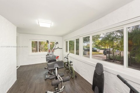 Villa ou maison à louer à Miami Beach, Floride: 5 chambres, 237.27 m2 № 1812271 - photo 6