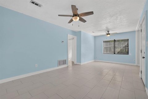 House in Palatka, Florida 3 bedrooms, 87.51 sq.m. № 2424385 - photo 15