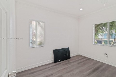House in Miami Gardens, Florida 3 bedrooms, 114.83 sq.m. № 1818503 - photo 2
