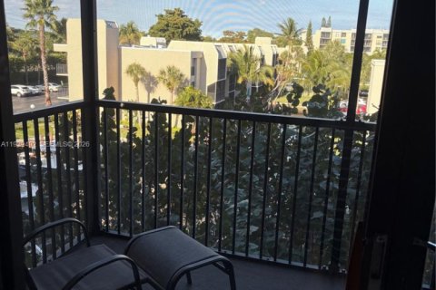 Condo in Boca Raton, Florida, 1 bedroom № 1997559 - photo 11