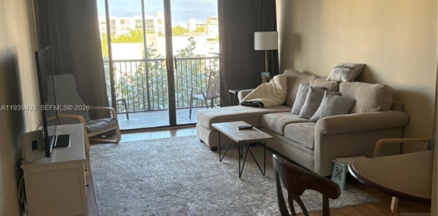 Condo in Boca Raton, Florida, 1 bedroom № 1997559