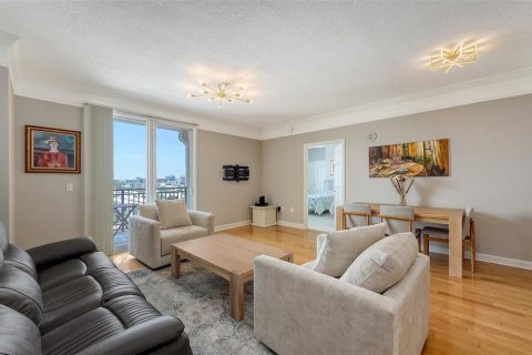 Condo in Sarasota, Florida, 2 bedrooms  № 1838382 - photo 10