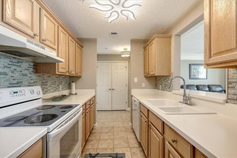 Condo in Sarasota, Florida, 2 bedrooms  № 1838382 - photo 15