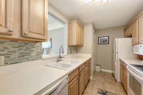 Condo in Sarasota, Florida, 2 bedrooms  № 1838382 - photo 17
