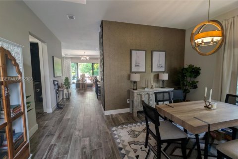 Villa ou maison à vendre à West Palm Beach, Floride: 3 chambres, 188.13 m2 № 2025937 - photo 2