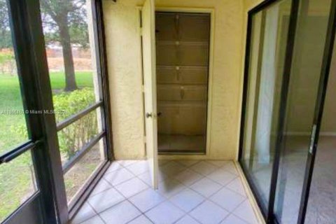 Copropriété à vendre à Lake Worth, Floride: 2 chambres, 126.35 m2 № 1897177 - photo 11