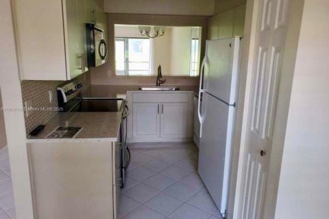 Copropriété à vendre à Lake Worth, Floride: 2 chambres, 126.35 m2 № 1897177 - photo 4