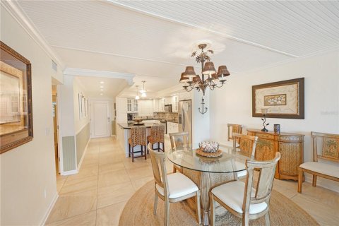 Copropriété à vendre à Sarasota, Floride: 2 chambres, 119.1 m2 № 2096206 - photo 5