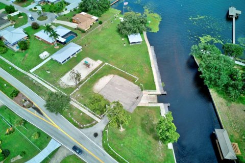 House in Lake Placid, Florida 2 bedrooms, 159.05 sq.m. № 1908107 - photo 11