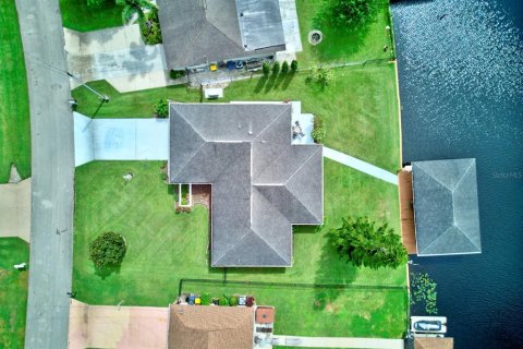 House in Lake Placid, Florida 2 bedrooms, 159.05 sq.m. № 1908107 - photo 5