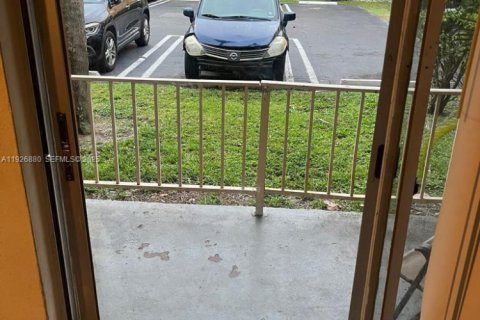 Copropriété à louer à Hialeah, Floride: 2 chambres, 112.41 m2 № 1985798 - photo 10