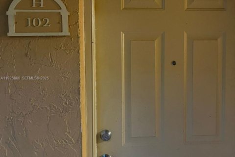 Copropriété à louer à Hialeah, Floride: 2 chambres, 112.41 m2 № 1985798 - photo 3