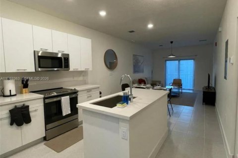 Condo in Doral, Florida, 1 bedroom № 2030952 - photo 8