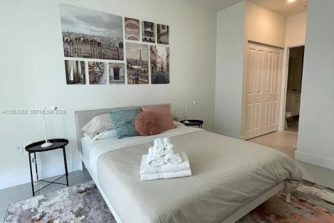 Condo in Doral, Florida, 1 bedroom № 2030952 - photo 3