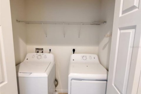 Townhouse in Orlando, Florida 4 bedrooms, 173.73 sq.m. № 1740223 - photo 5