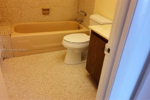 Condo in Hollywood, Florida, 2 bedrooms  № 1818430 - photo 3