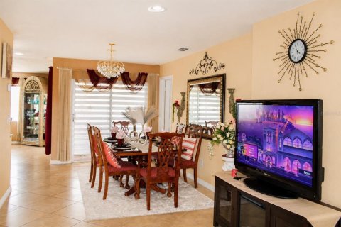 House in Holiday, Florida 2 bedrooms, 119.29 sq.m. № 2231613 - photo 7