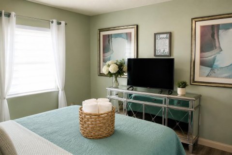 House in Holiday, Florida 2 bedrooms, 119.29 sq.m. № 2231613 - photo 20