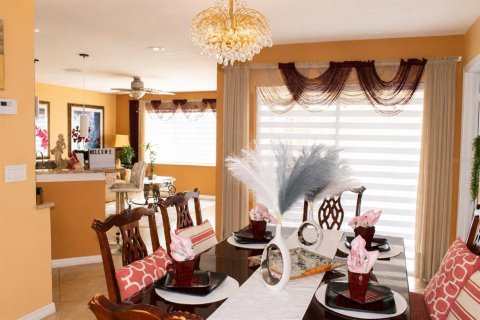 House in Holiday, Florida 2 bedrooms, 119.29 sq.m. № 2231613 - photo 11