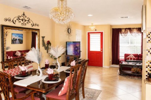 House in Holiday, Florida 2 bedrooms, 119.29 sq.m. № 2231613 - photo 9