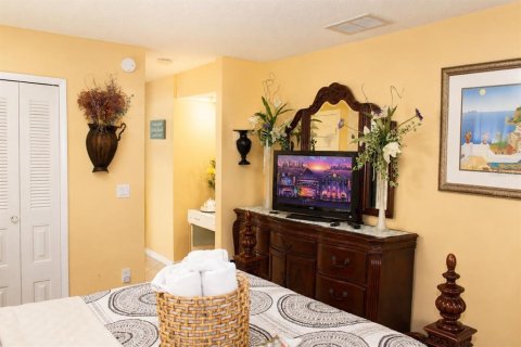 House in Holiday, Florida 2 bedrooms, 119.29 sq.m. № 2231613 - photo 28