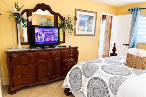 House in Holiday, Florida 2 bedrooms, 119.29 sq.m. № 2231613 - photo 23