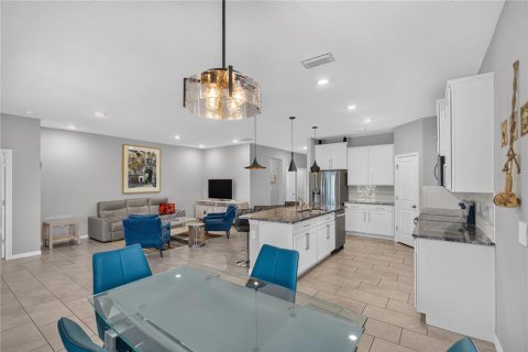 Villa ou maison à vendre à Sarasota, Floride: 4 chambres, 189.99 m2 № 2406262 - photo 7