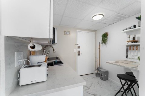 Condo in Orlando, Florida, 1 bedroom  № 1799727 - photo 9