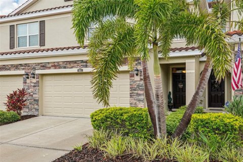 Townhouse in Saint Petersburg, Florida 3 bedrooms, 185.34 sq.m. № 1771066 - photo 2