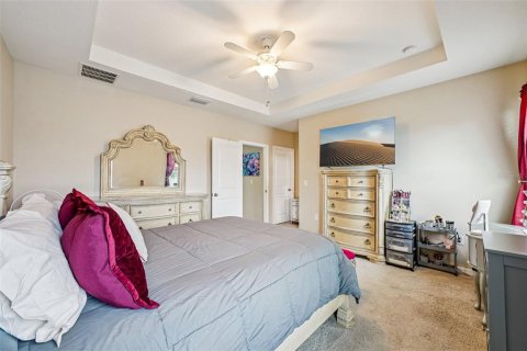 Townhouse in Saint Petersburg, Florida 3 bedrooms, 185.34 sq.m. № 1771066 - photo 16