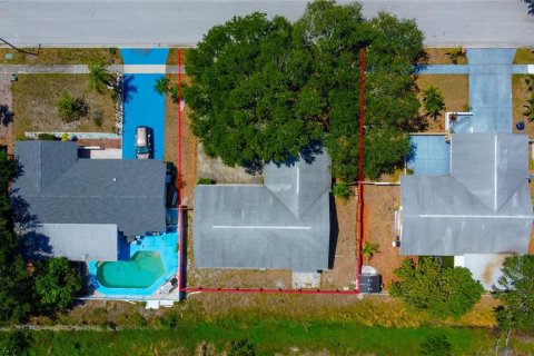 House in Seminole, Florida 4 bedrooms, 140.65 sq.m. № 1634640 - photo 21