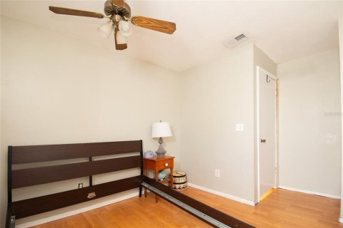 House in Seminole, Florida 4 bedrooms, 140.65 sq.m. № 1634640 - photo 18