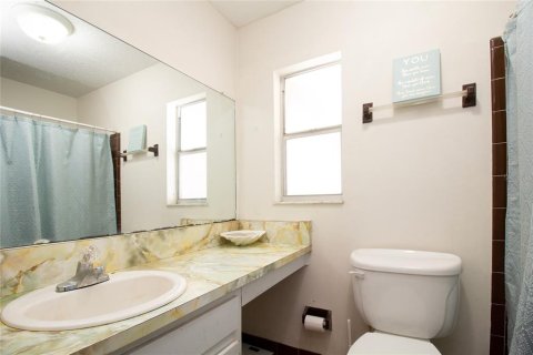 House in Seminole, Florida 4 bedrooms, 140.65 sq.m. № 1634640 - photo 14