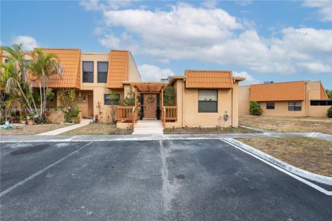 Condominio en venta en Pembroke Pines, Florida, 3 dormitorios, 123.65 m2 № 1957829 - foto 27