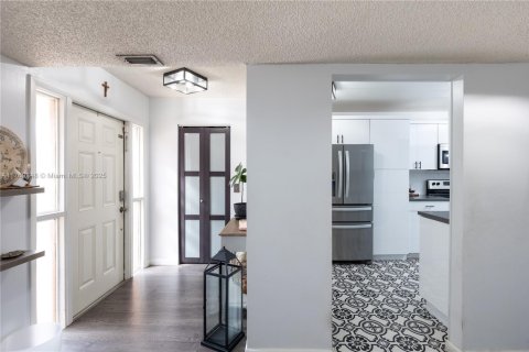 Condominio en venta en Pembroke Pines, Florida, 3 dormitorios, 123.65 m2 № 1957829 - foto 5