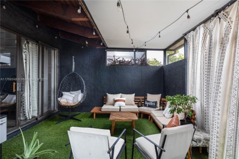 Condominio en venta en Pembroke Pines, Florida, 3 dormitorios, 123.65 m2 № 1957829 - foto 3