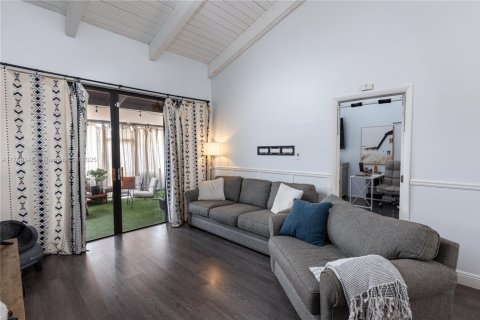 Condominio en venta en Pembroke Pines, Florida, 3 dormitorios, 123.65 m2 № 1957829 - foto 12