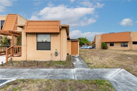 Condominio en venta en Pembroke Pines, Florida, 3 dormitorios, 123.65 m2 № 1957829 - foto 26