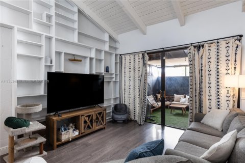 Condominio en venta en Pembroke Pines, Florida, 3 dormitorios, 123.65 m2 № 1957829 - foto 11