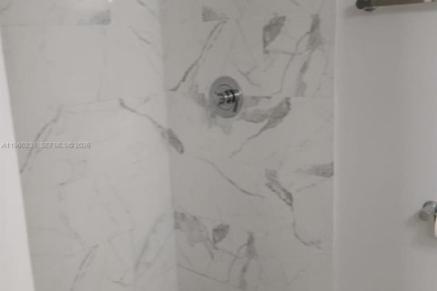 Снять в аренду кондоминиум в Майами, Флорида 3 спальни, 104.52м2, № 2040762 - фото 13