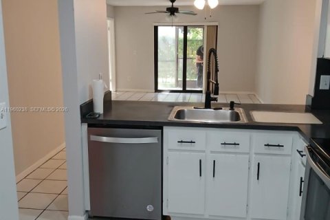 Снять в аренду кондоминиум в Майами, Флорида 3 спальни, 104.52м2, № 2040762 - фото 4