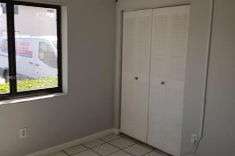 Снять в аренду кондоминиум в Майами, Флорида 3 спальни, 104.52м2, № 2040762 - фото 8