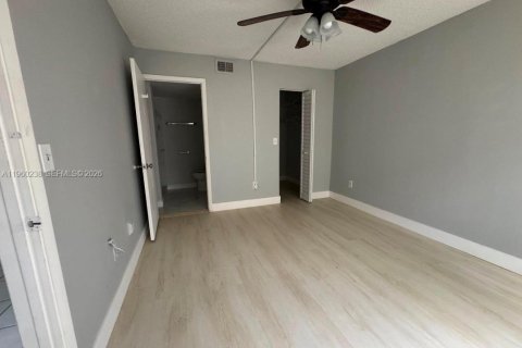 Снять в аренду кондоминиум в Майами, Флорида 3 спальни, 104.52м2, № 2040762 - фото 14