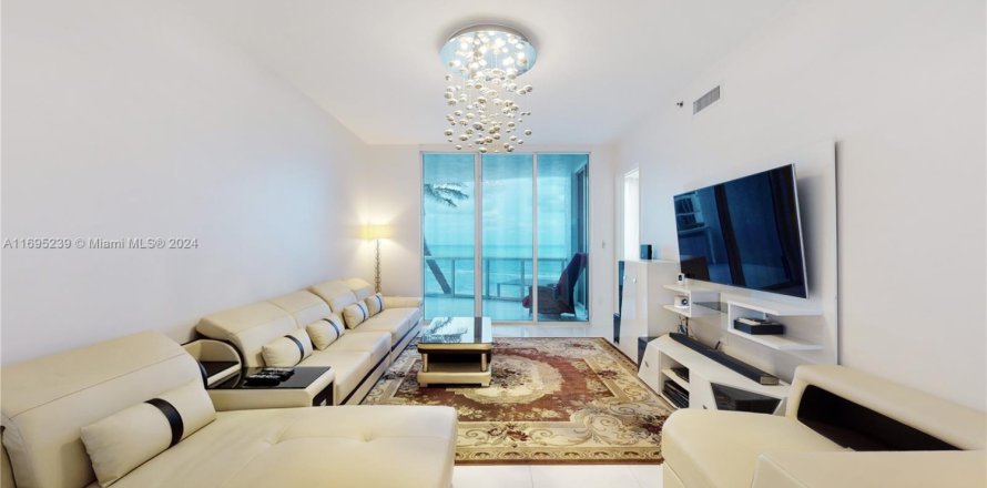 Condominio en Sunny Isles Beach, Florida, 3 dormitorios № 1731525