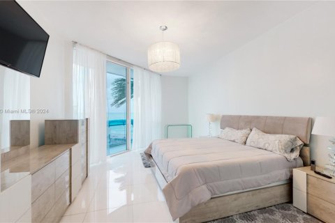Condominio en venta en Sunny Isles Beach, Florida, 3 dormitorios, 237.64 m2 № 1731525 - foto 7