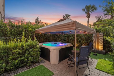 Adosado en venta en Miami, Florida, 3 dormitorios, 122.72 m2 № 1969007 - foto 28