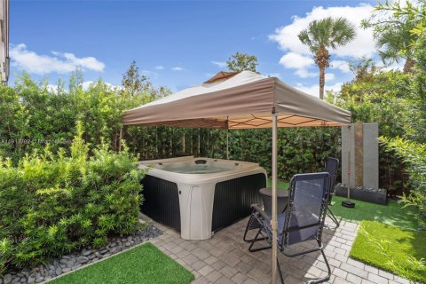 Adosado en venta en Miami, Florida, 3 dormitorios, 122.72 m2 № 1969007 - foto 27